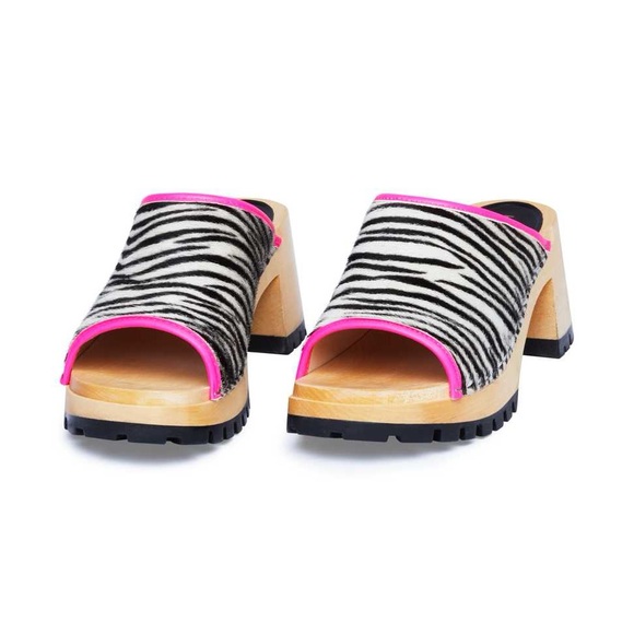 Swedish Hasbeens Zebra mule with neon pink trim. Size 40 - Picture 4 of 5